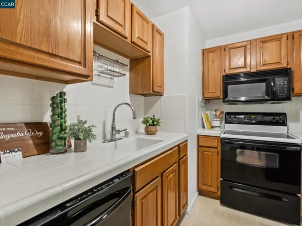 1743 Carmel Dr APT 6, Walnut Creek, CA 94596
