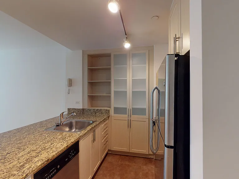 10 Hanover Square — Photo 114