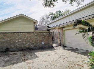 6919 Marisol Dr, Houston, TX 77083
