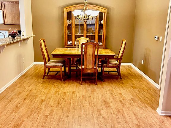 5th image of 29737 Nottingham Cir #10