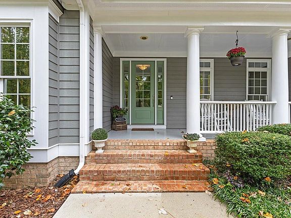 3rd image of 140 Highview Dr