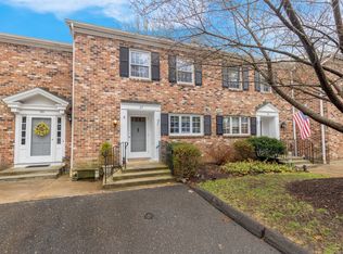37 Tunxis Vlg #37, Farmington, CT 06032