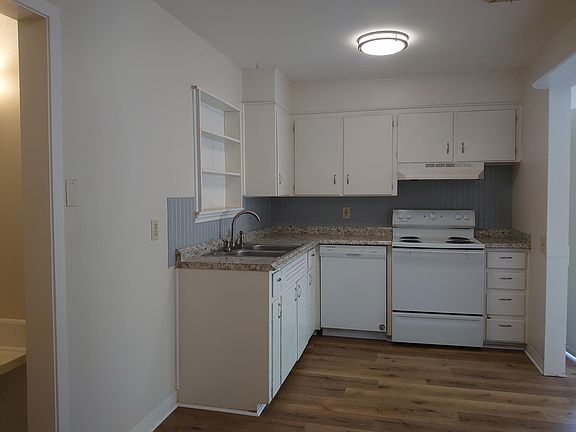 4th image of 2725 S 28th St