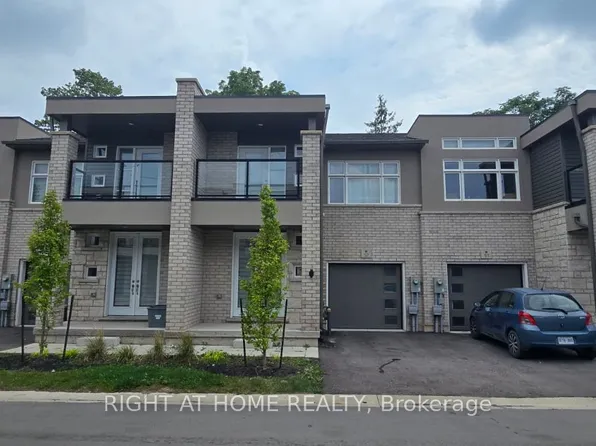 5672 Dorchester Rd #52, Niagara Falls, ON L2G 5S2