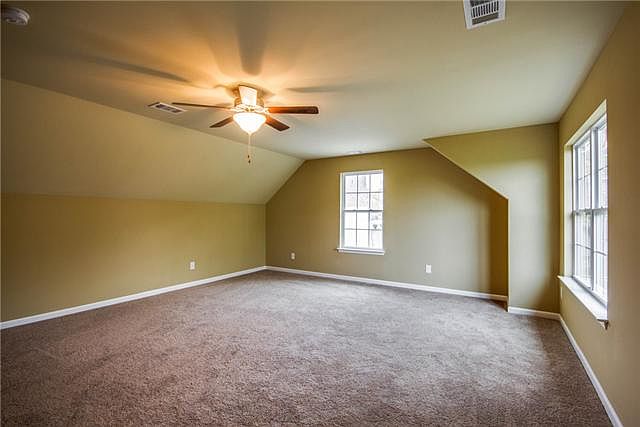 2nd image of 837 Curtis Dr