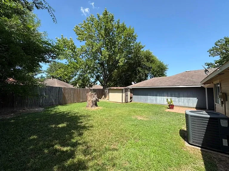 9210 Crescent Moon Dr — Photo 12