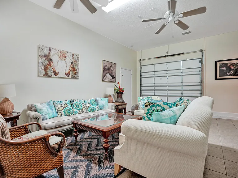 15910 Lindbergh Ln — Photo 36