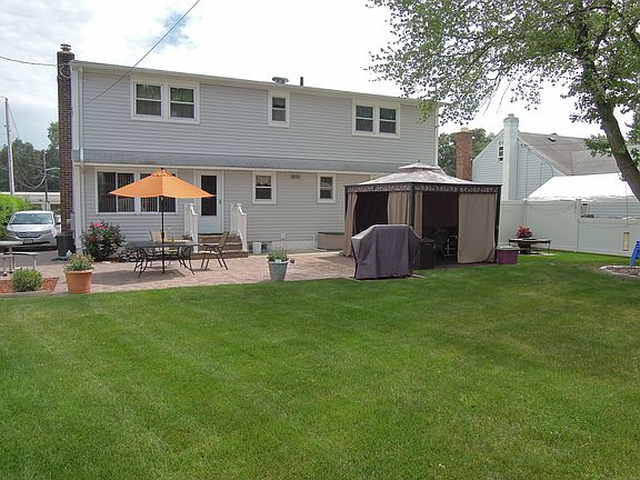 2nd image of 983 Brent Dr
