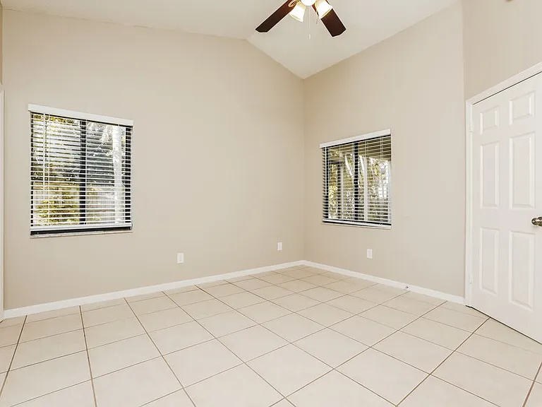 1003 Vernon Loop — Photo 8