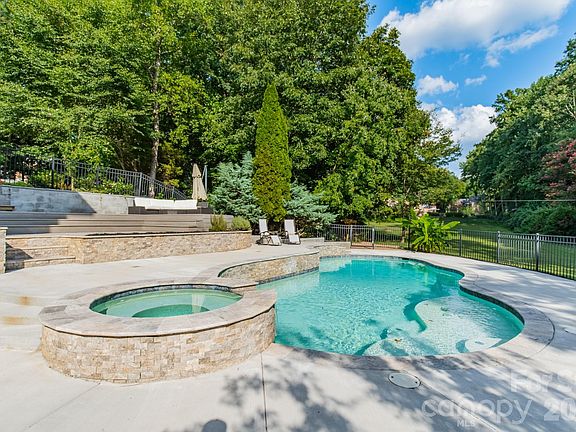 3rd image of 2006 Sandy Pond Ln