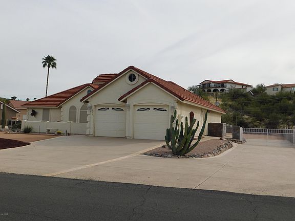 2nd image of 909 E Queen Valley Dr