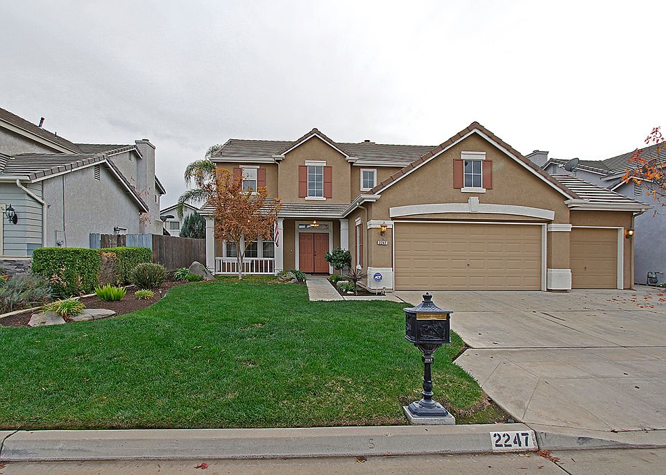 1st image of 2247 E Everglade Ave