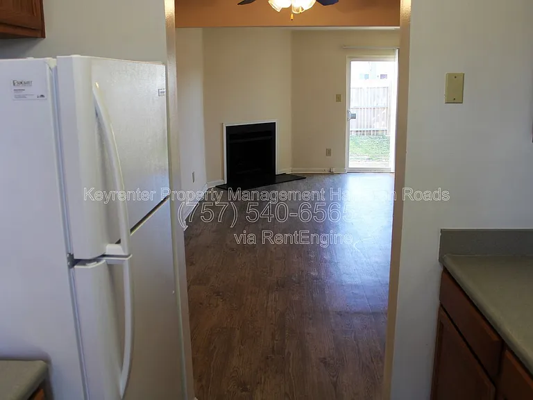 1 Peachtree Ct — Photo 18