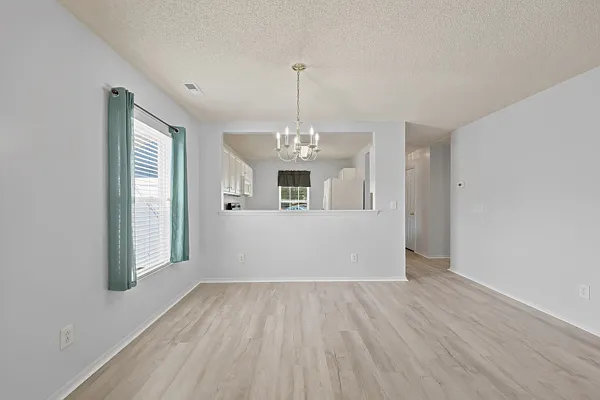 914 Bur Oak Ct — Photo 7