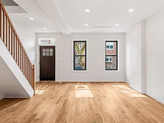 3rd image of 193 29th St