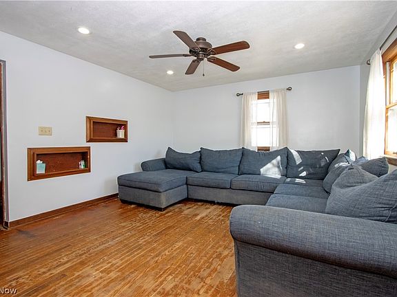 2nd image of 2874 Melrose Dr