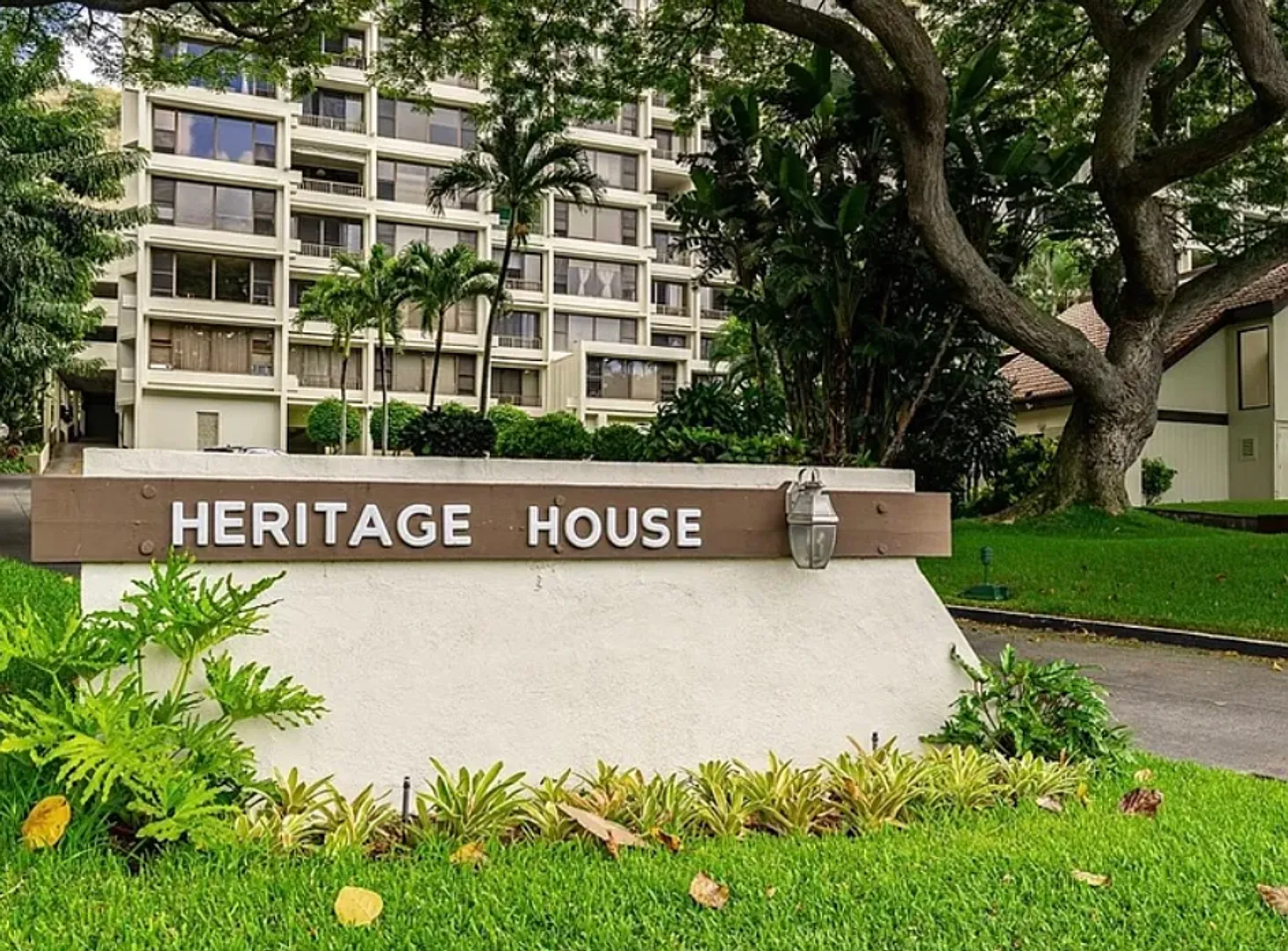 6710 Hawaii Kai Dr — Photo 1