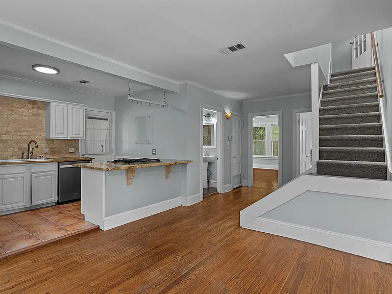 720 Cecile Pl — Photo 7