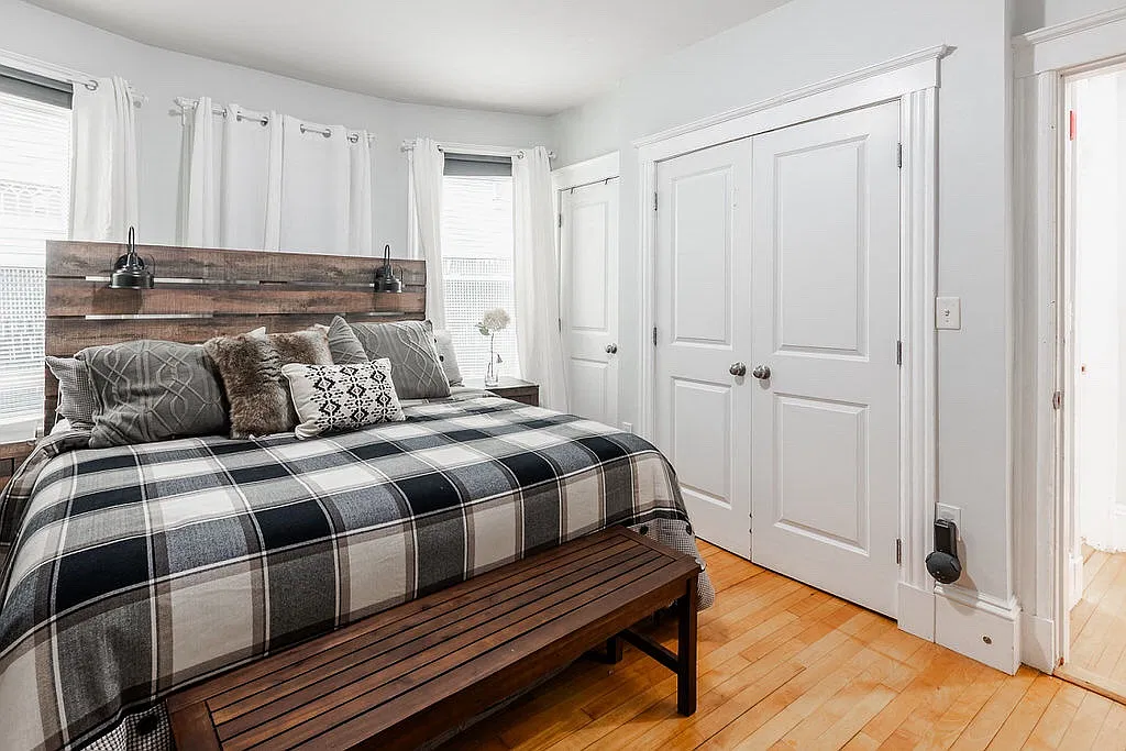 3 bed, 1179 sqft, $3,200 — Photo 4