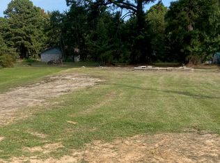 1115 E Front St, De Kalb, TX 75559