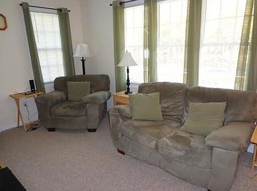 4th image of 318 Raynor Ave #318