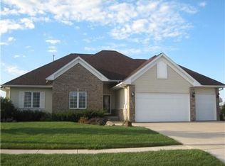 1885 Valentine Dr, Marion, IA 52302