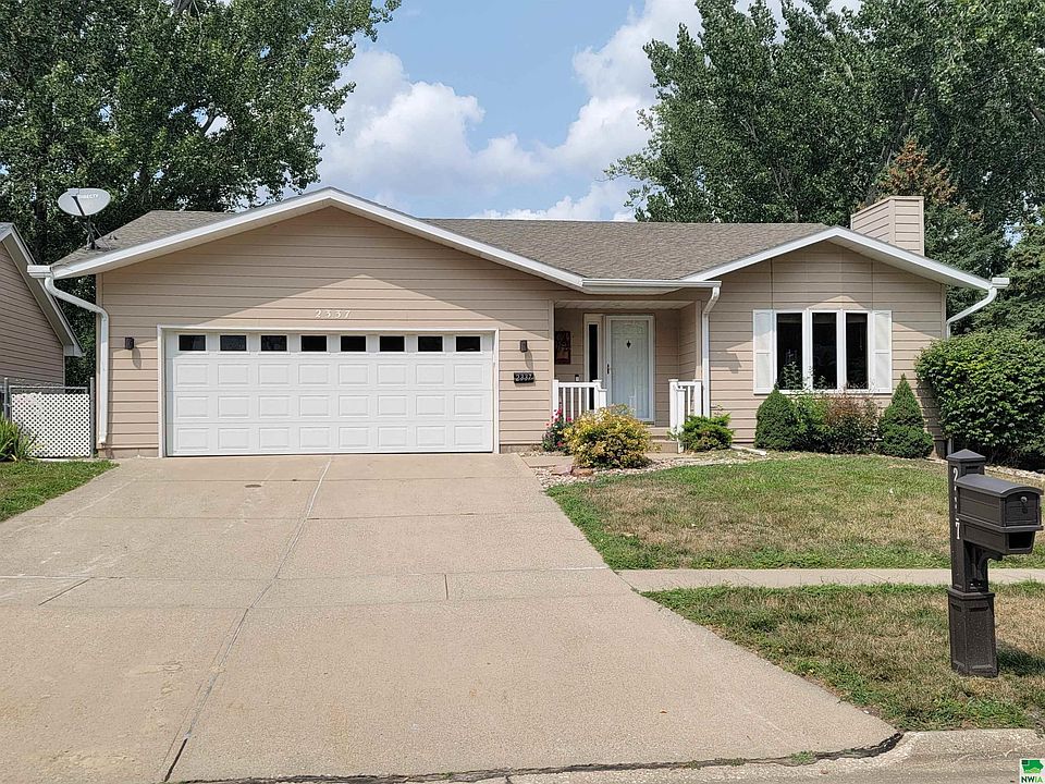 1st image of 2337 Pueblo Dr