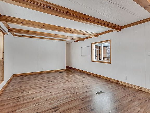 5th image of 143 Pear Ct