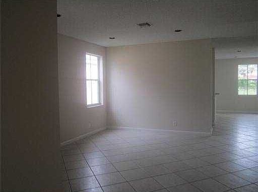 3rd image of 833 Vista Meadows Dr