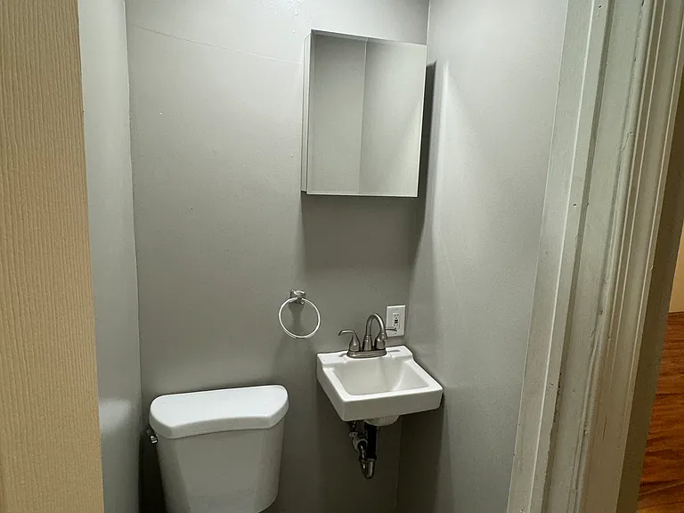 112 Sharpe St — Photo 8