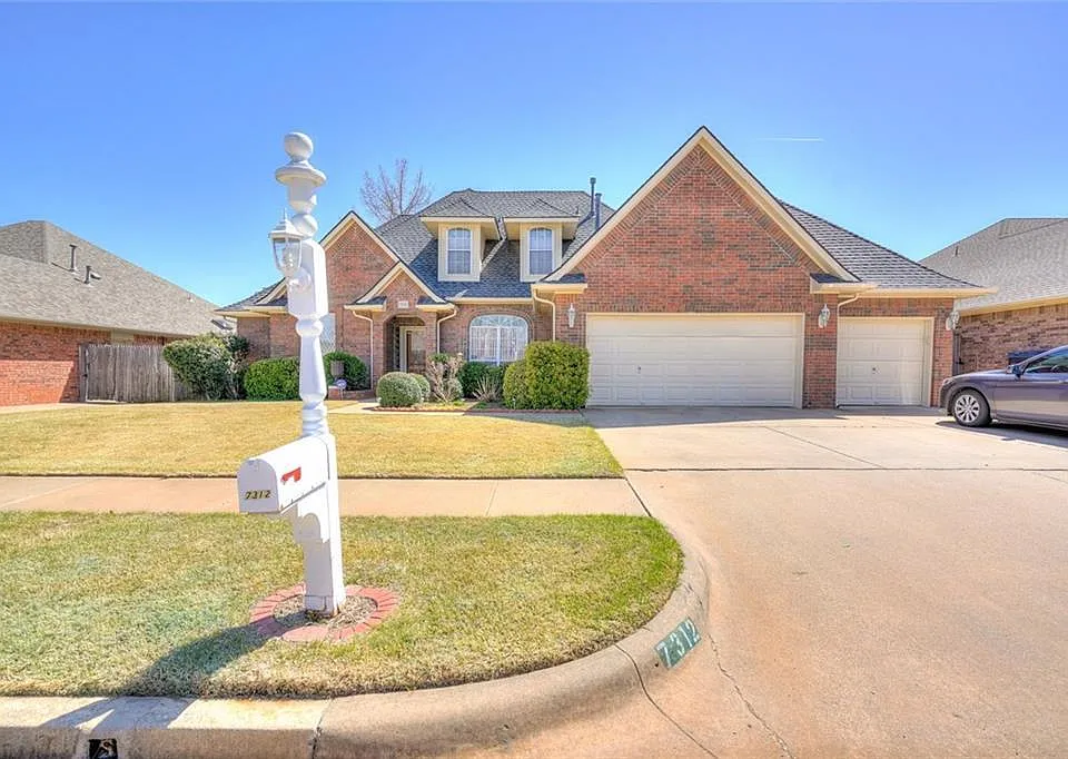 7312 NW 114th Ter