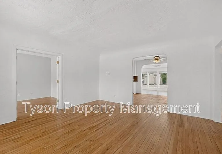 310 Truman St NE — Photo 4