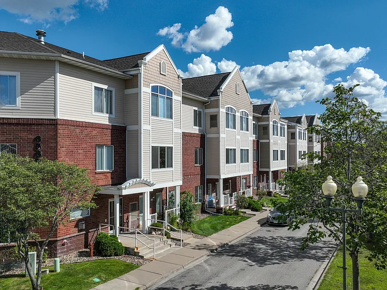 Hearthstone Apartments and Townhomes — Photo 23
