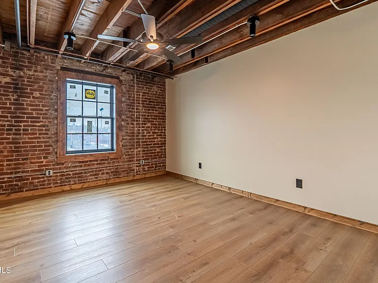 453 E Main St #500 — Photo 9