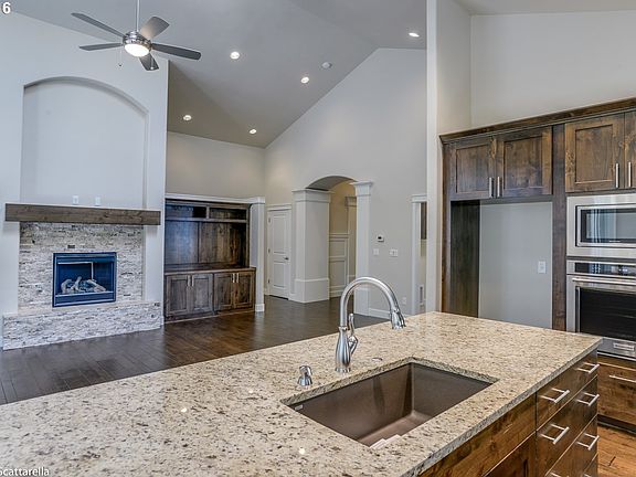 3rd image of 3863 SE Pipers Dr