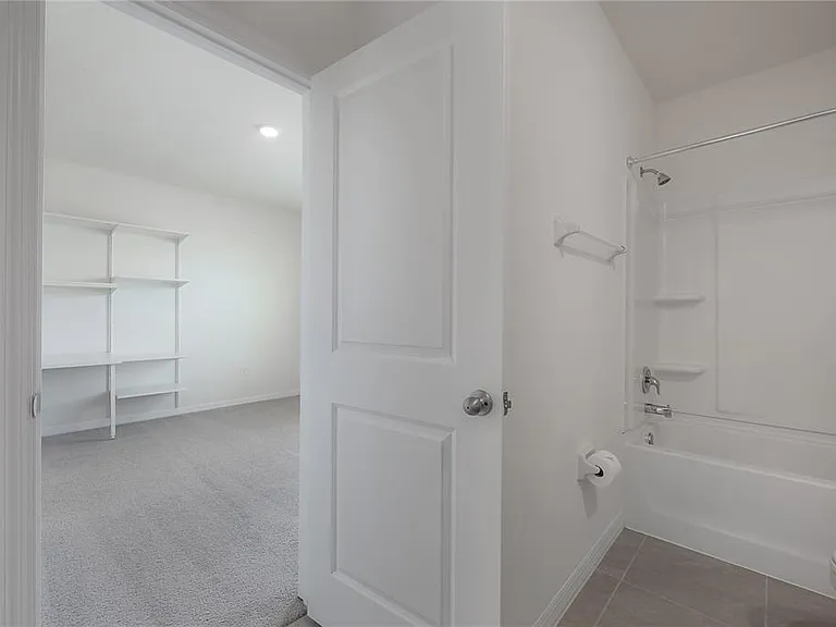 16701 Maude Dr — Photo 43