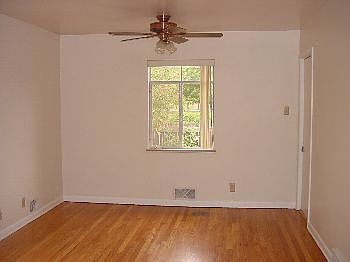 Building Photo 3