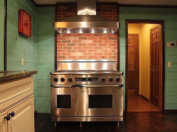 48" Dacor gas range and hood