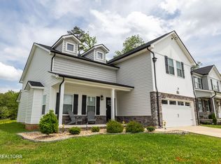 1413 Dream Catcher Dr, Knoxville, TN 37920