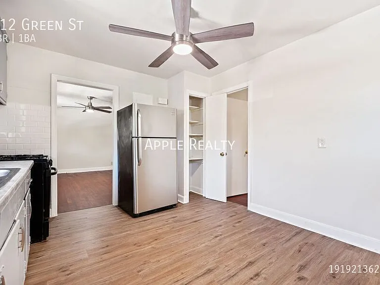 312 Green St — Photo 7