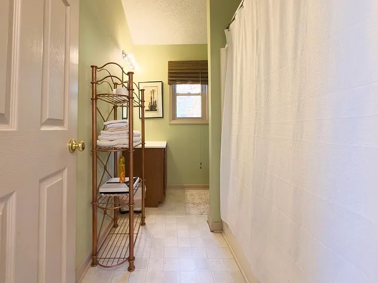 450 Rhododendron Ln — Photo 13