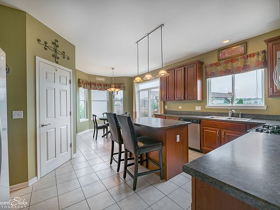 5th image of 2661 Haydn St