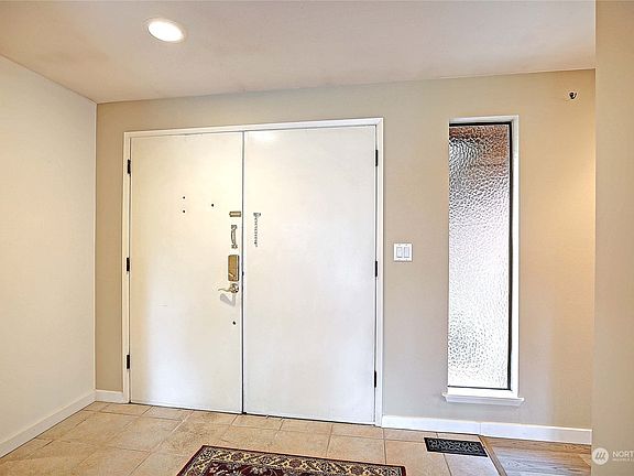5th image of 765 W Vista Drive