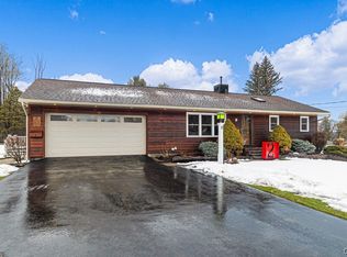 2 Twyndom Ter, New Hartford, NY 13413