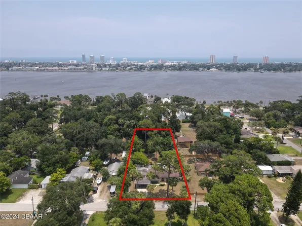 1589 Moravia Ave, Holly Hill, FL 32117