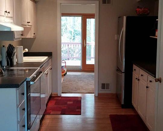 3rd image of 519 Bradford Dr