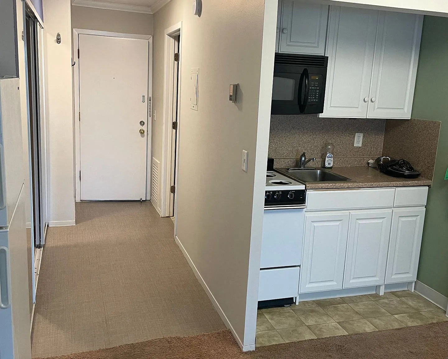 1040 Cleveland Apartments — Photo 4