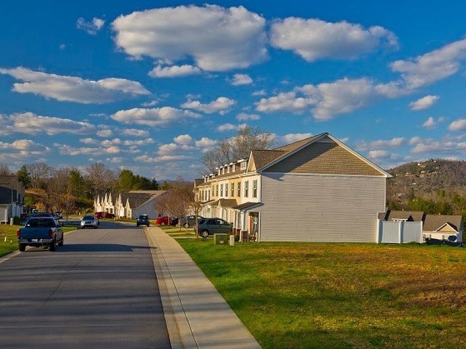 2nd image of 17 Loftin St