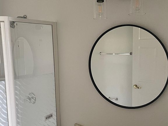 4th image of 18430 Saticoy St APT 11
