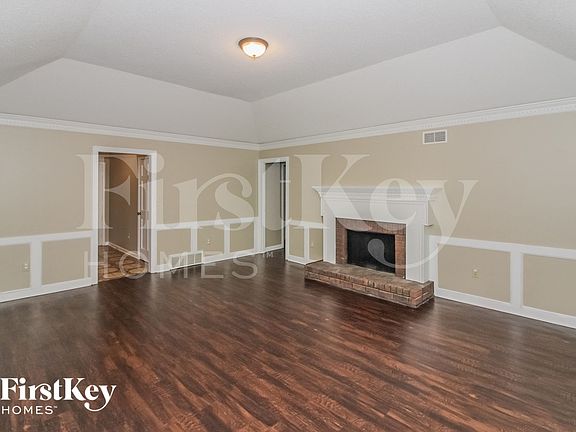 2nd image of 7161 Oak Chase Ln